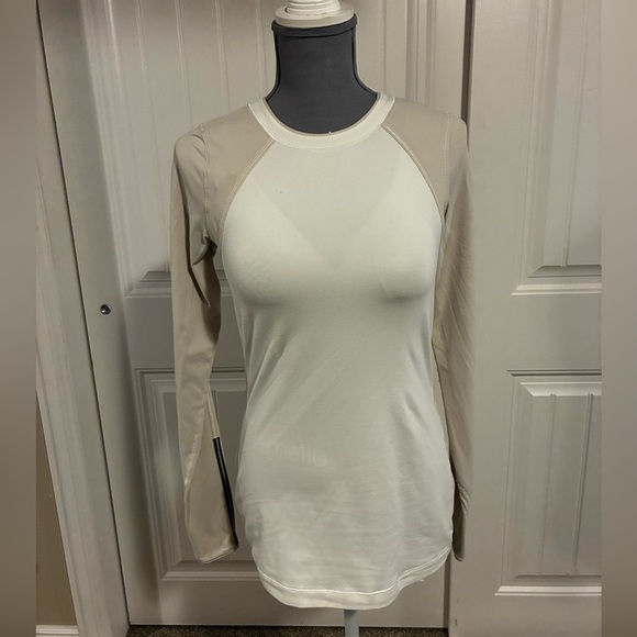Lululemon Run: Layer Me Long Sleeve Size 6 Exercise Stretch Minimalist Pocket - Picture 2 of 10